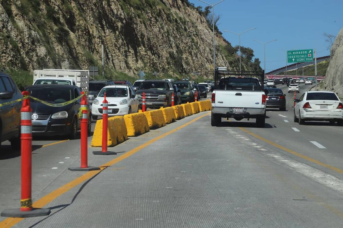 Tardan hasta dos horas en Tijuana para ir al trabajo