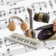 Escuchar música todos los días podría reducir el riesgo de demencia, según un estudio internacional