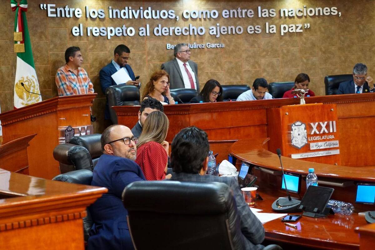 Industriales aprueban periodo de gubernatura de 5 años.