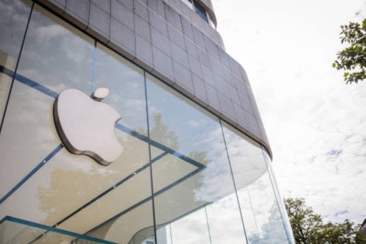 Gobierno de Biden acusa a Apple de monopolizar el mercado de telefonía en EU