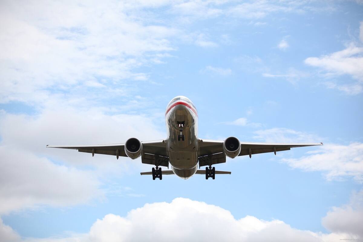 Cae cuerpo de avión de Kenya Airways en jardín de casa