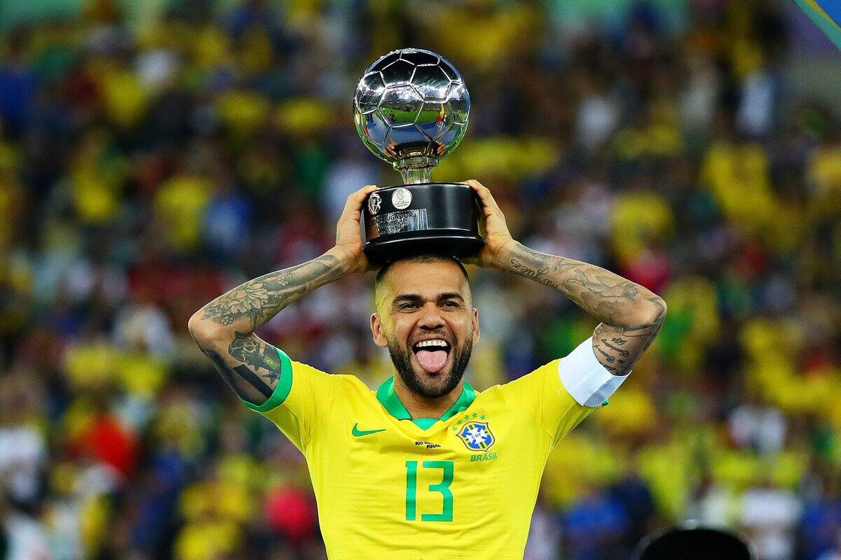 "Messi le faltó el respeto a la Selección de Brasil": Dani Alves