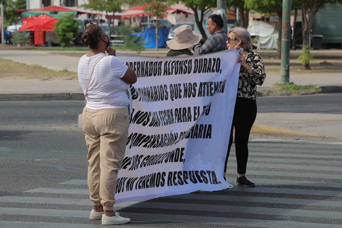 Viudas de Policías Caídos bloquean bulevar Rosales para exigir compensaciones