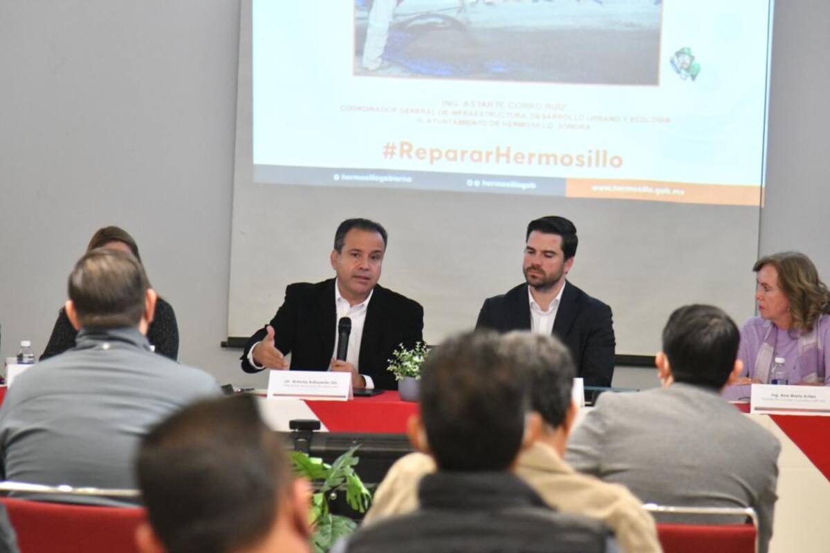 Ayuntamiento de Hermosillo: Firma Antonio Astiazarán acuerdo con el presidente de la CMIC en Sonora