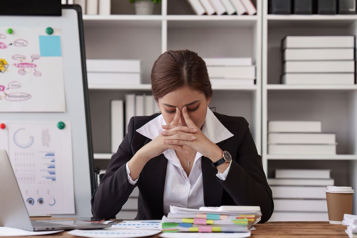 Estas son las señales invisibles de que el estrés está afectando tu salud física y emocional, según expertos