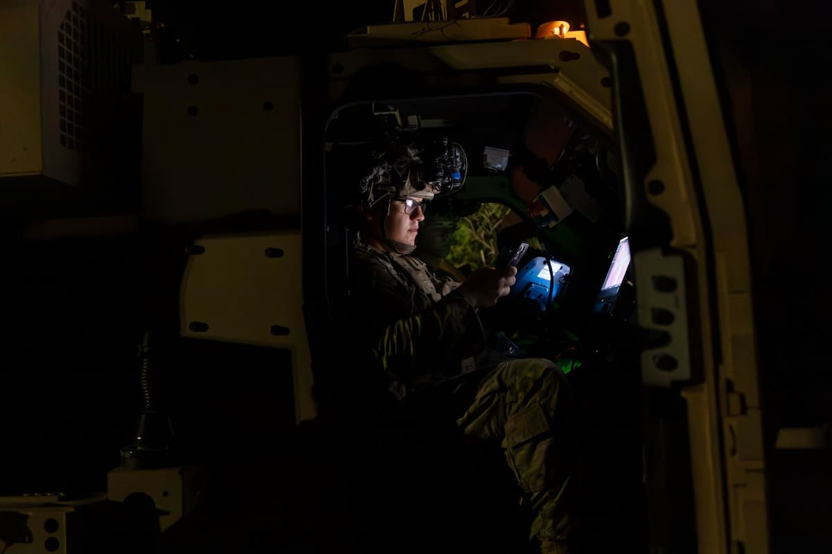 Ejército de Estados Unidos neutraliza más de 300 drones no autorizados en la frontera con México y usa un sistema láser para derribar 11 vinculados con cárteles