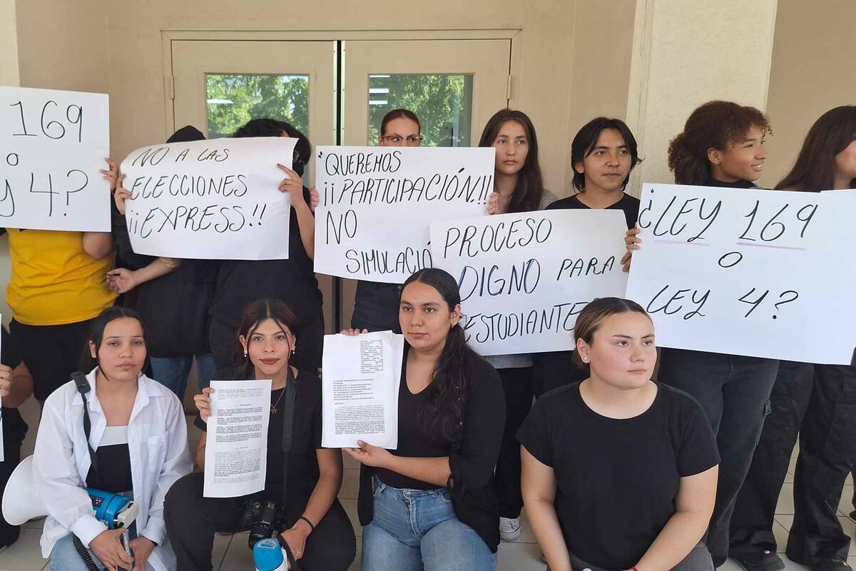 Universitarios protestan por elecciones ‘express’ en el Colegio Universitario