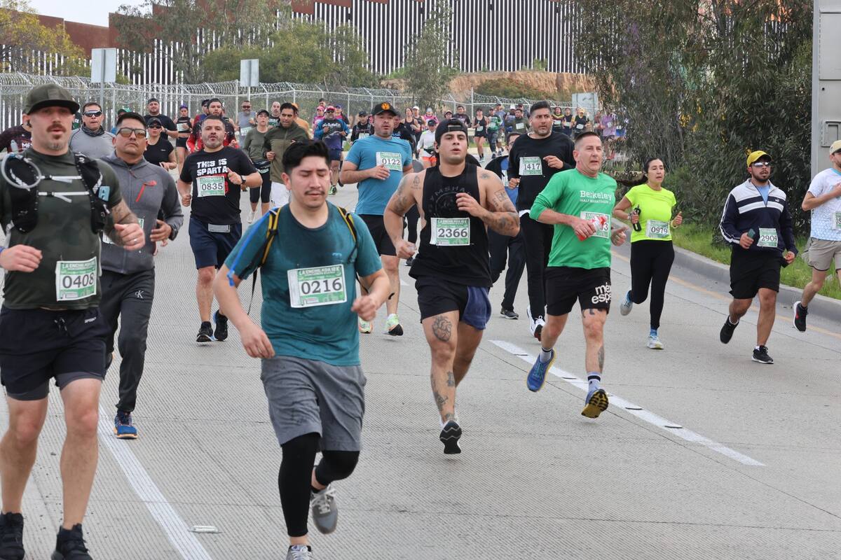 Corredores de todas las edades participaron en la tradicional carrera.