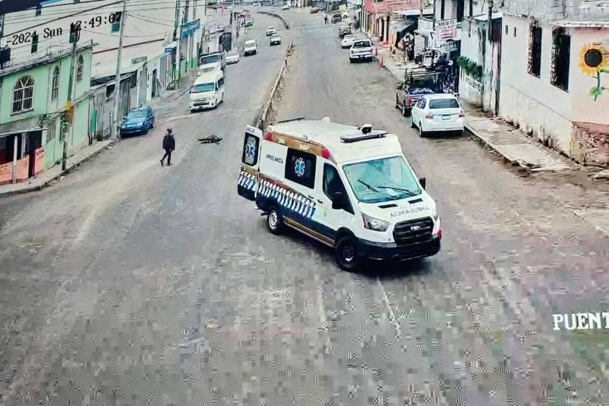 Video: Paciente cae de ambulancia durante traslado en Chiapas