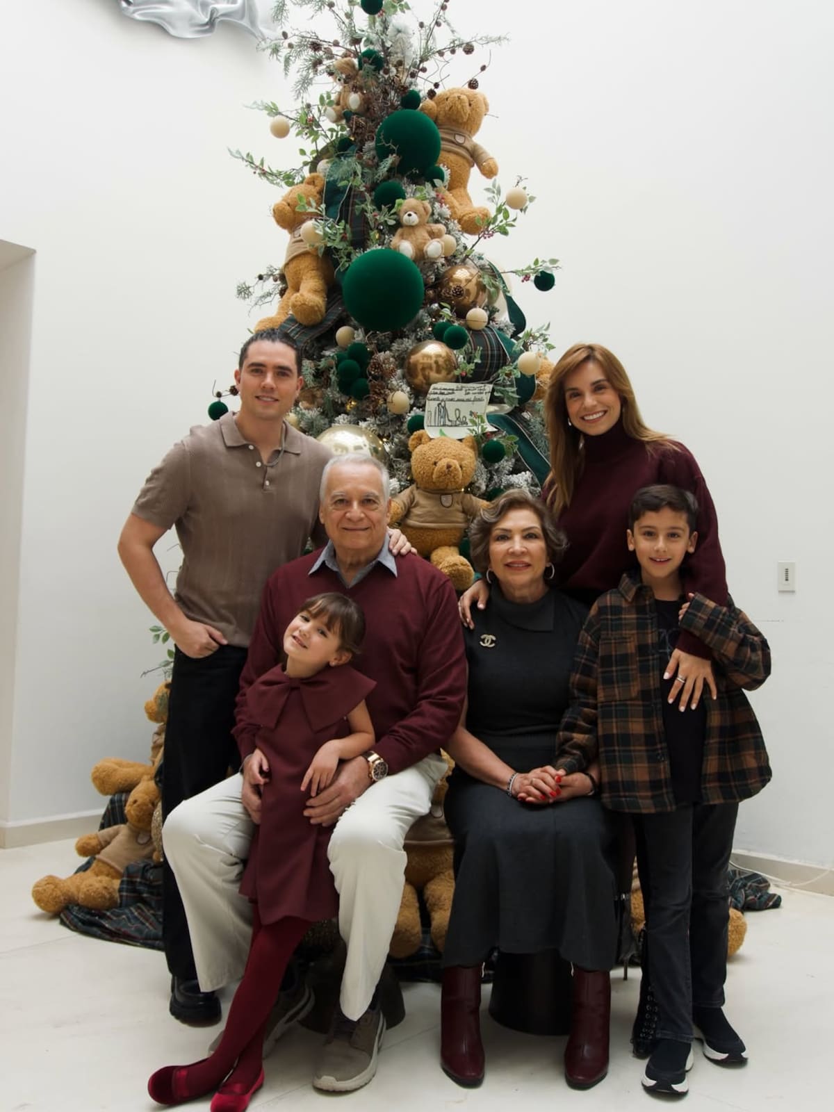 Tania Rincón en reunión navideña.