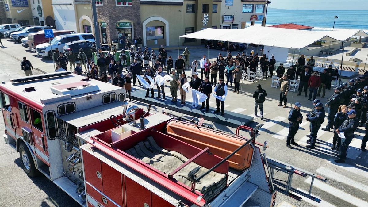 El operativo reúne a 350 elementos y refuerza alcoholímetros y traslados seguros de aguinaldos para prevenir delitos y accidentes. Foto: Cortesía