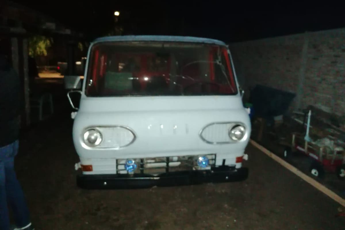Localizan durante cateo vehículo robado en Tecate