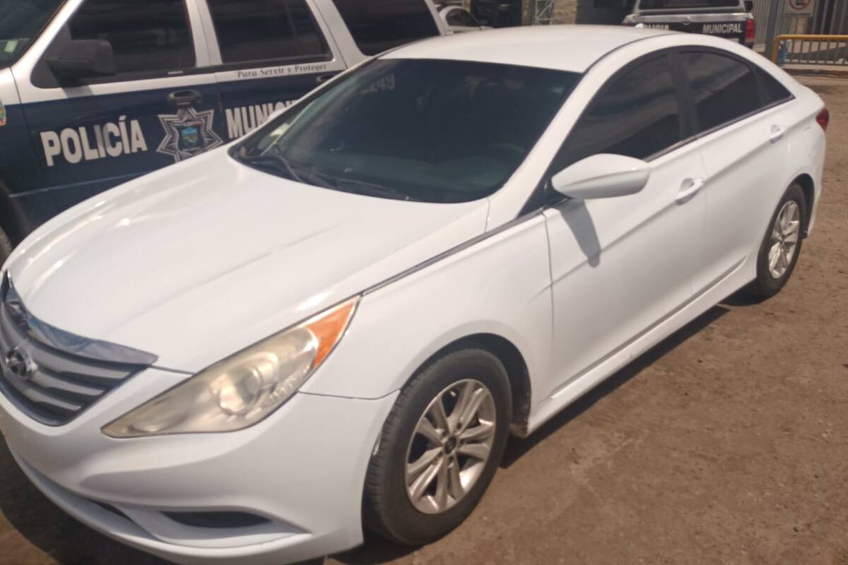 Recuperan en SLRC auto robado en Mexicali