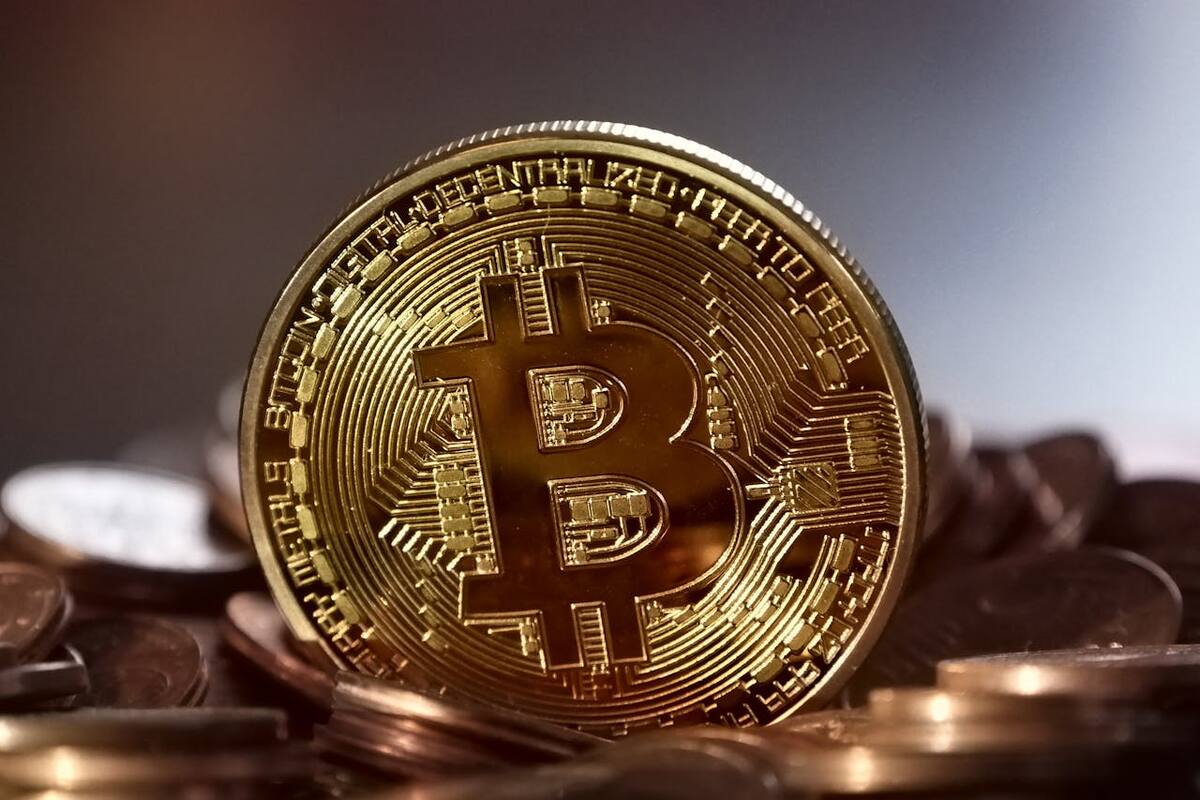 El bitcoin alcanza nuevo récord y se cotiza este lunes en más de 82 mil dólares