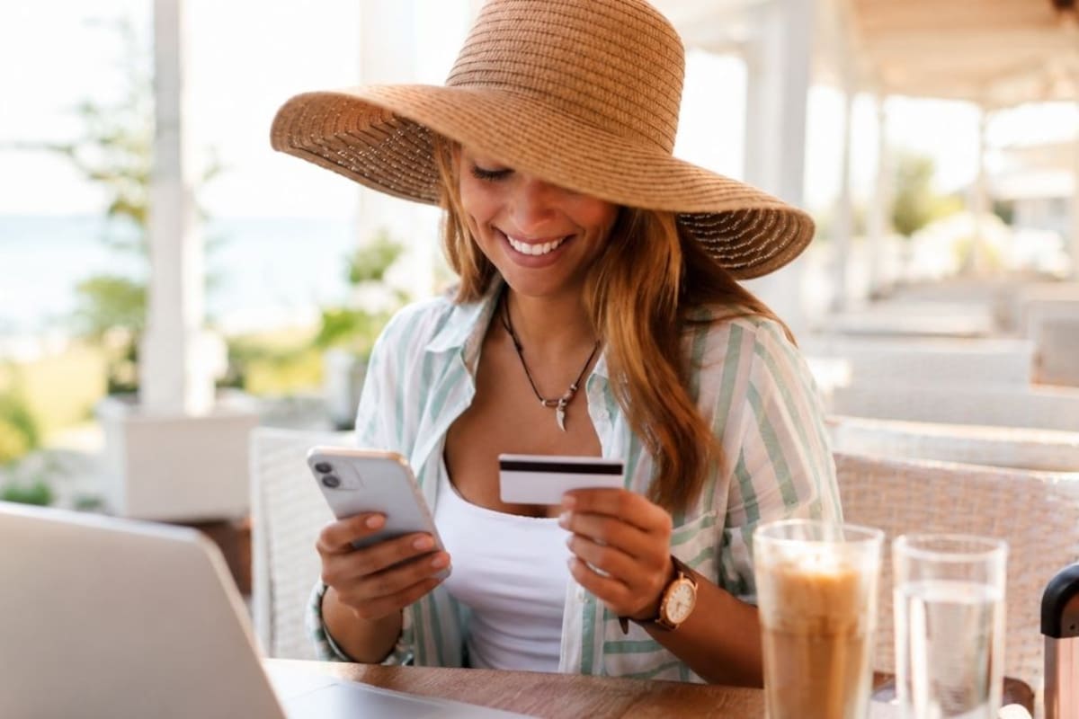 Condusef emite recomendaciones de seguridad financiera para evitar fraudes con tarjetas y aplicaciones bancarias durante la temporada de vacaciones