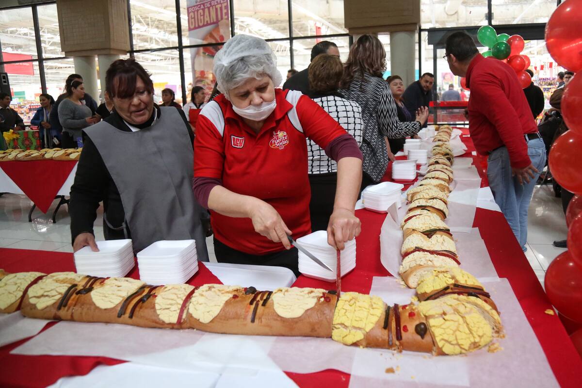 Mexicalenses comparten sonrisas en mega rosca de Reyes Magos