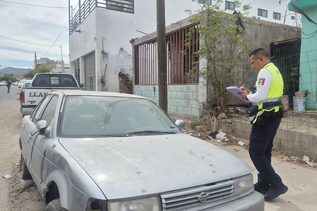 Inician retiro de autos abandonados en calles de Hermosillo: propietarios podrían pagar multa, grúa y corralón si no los mueven