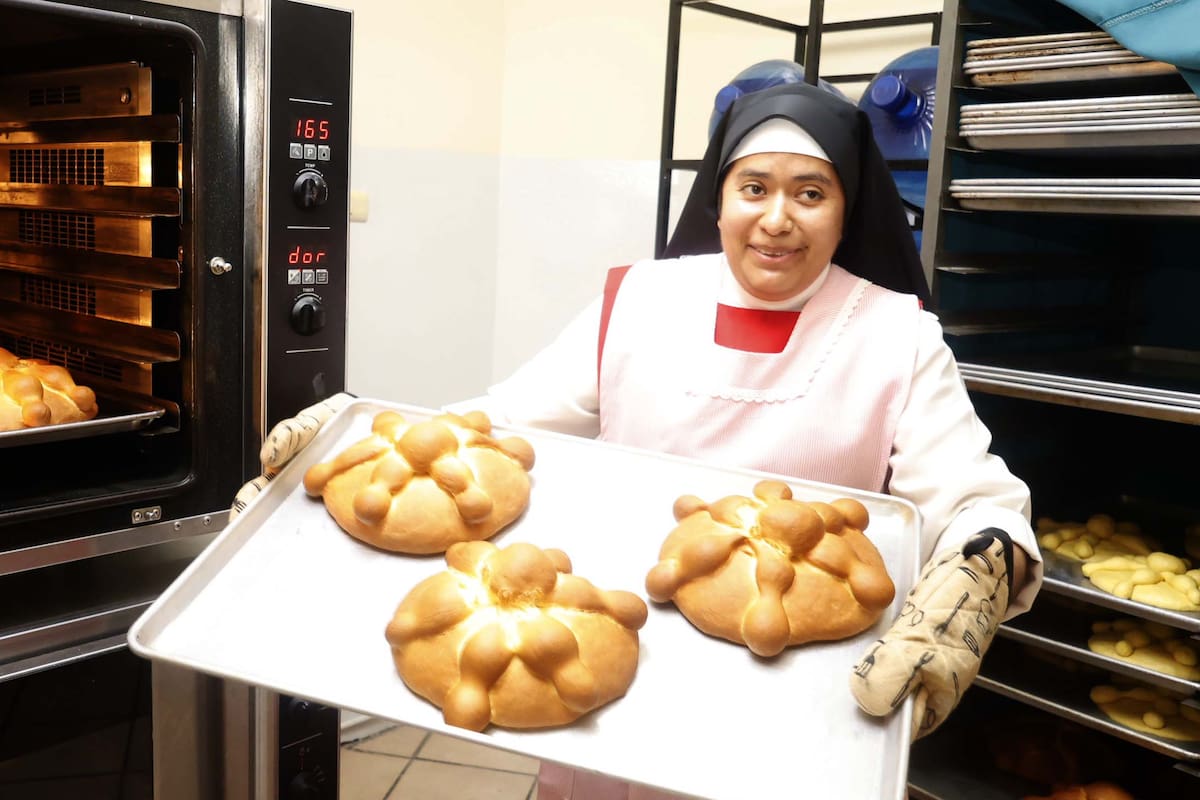 El pan de muerto de las Madres Adoratrices de Hermosillo lleva un ingrediente especial que no se compra: el amor