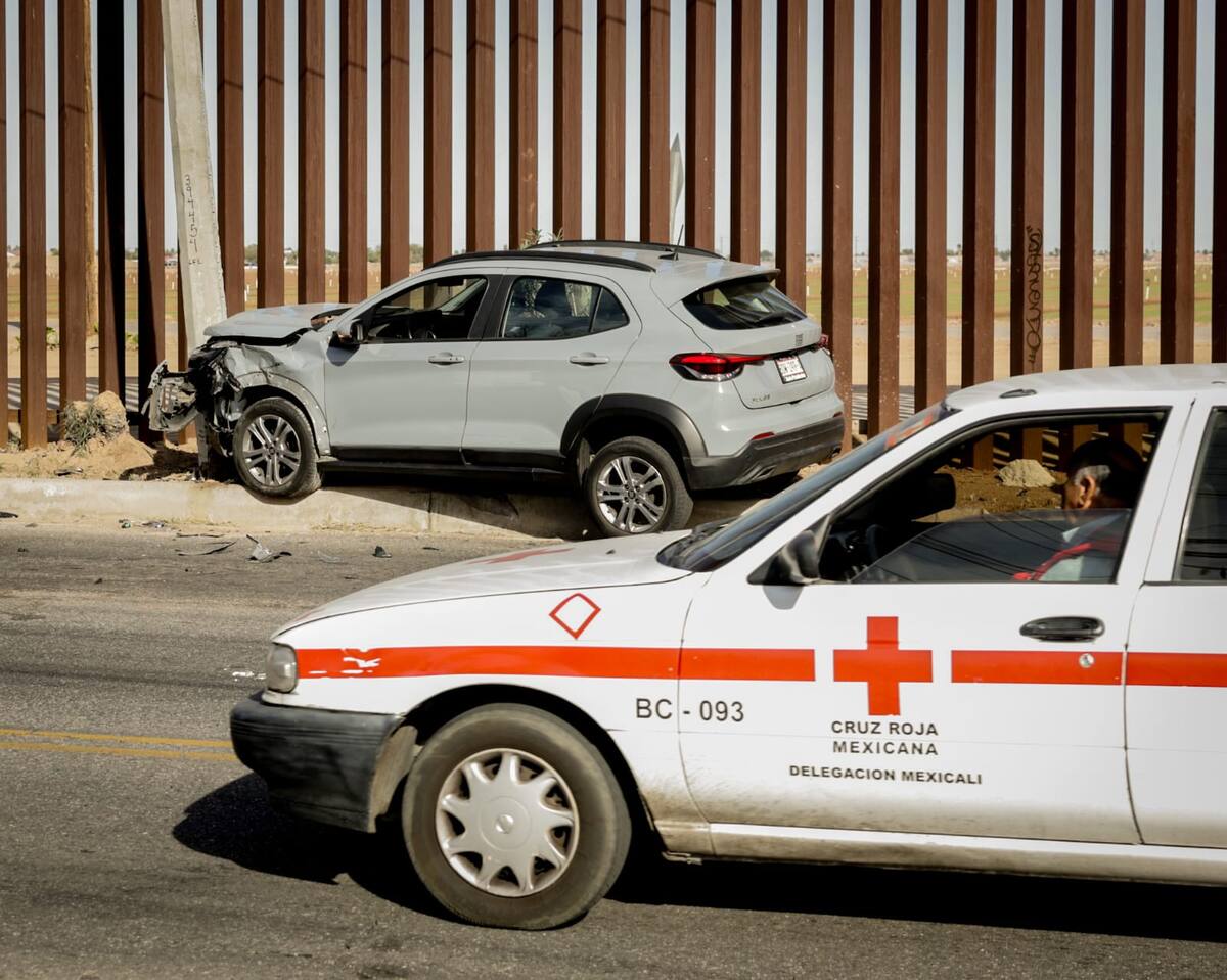 Un accidente de tránsito ocasionado por una invasión de carril provocó daños materiales la mañana de este jueves l Foto: Javier Gallegos