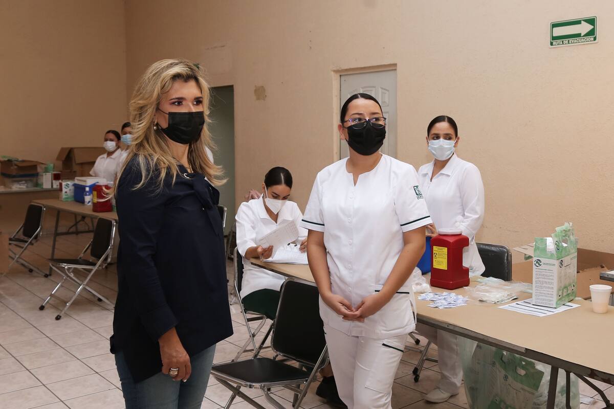 Supervisa Gobernadora de Sonora jornada de vacunación contra Covid-19 en jóvenes de 18 a 29 en Hermosillo