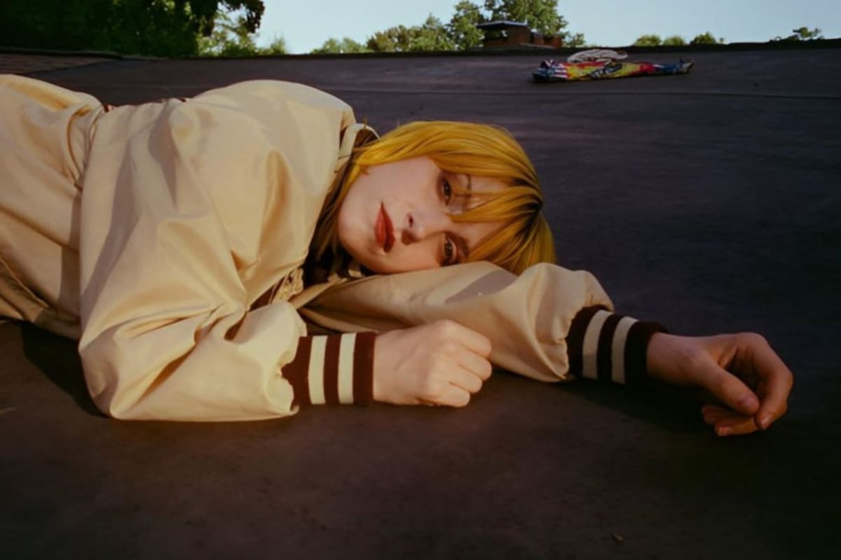 Hayley Williams lanza por sorpresa 17 canciones inéditas a través de su sitio web