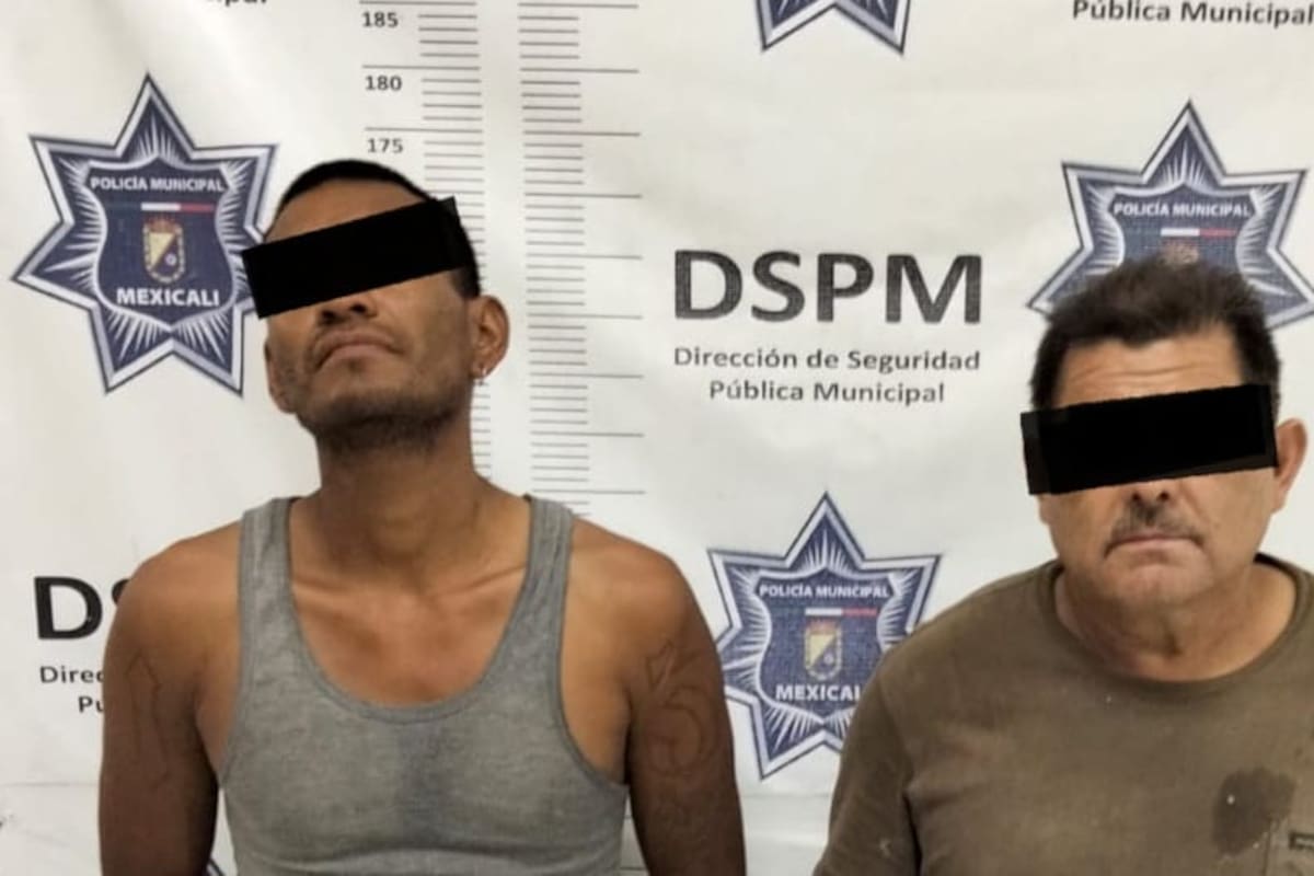 Los atrapan tirando escombro y hasta un refrigerador en la calle; son detenidos