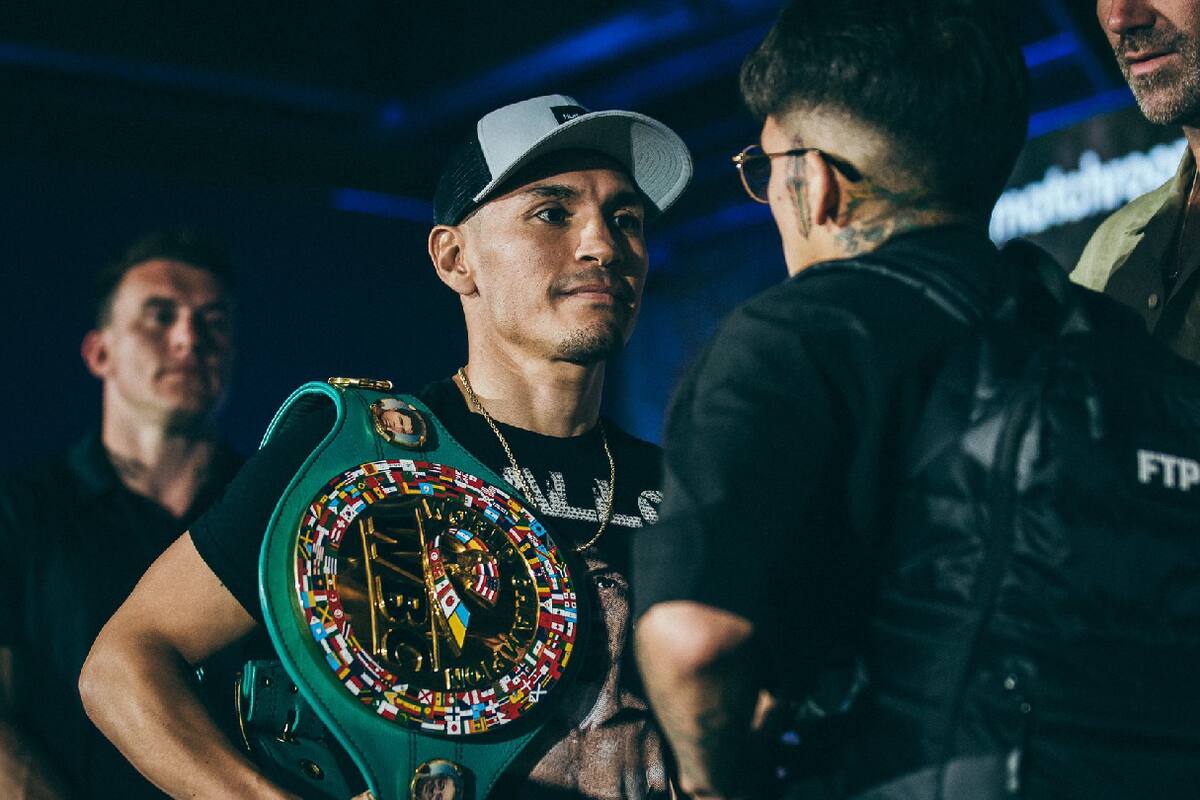 "Gallo" Estrada y Jesse Rodríguez cumplen con el peso y están listos para su pelea