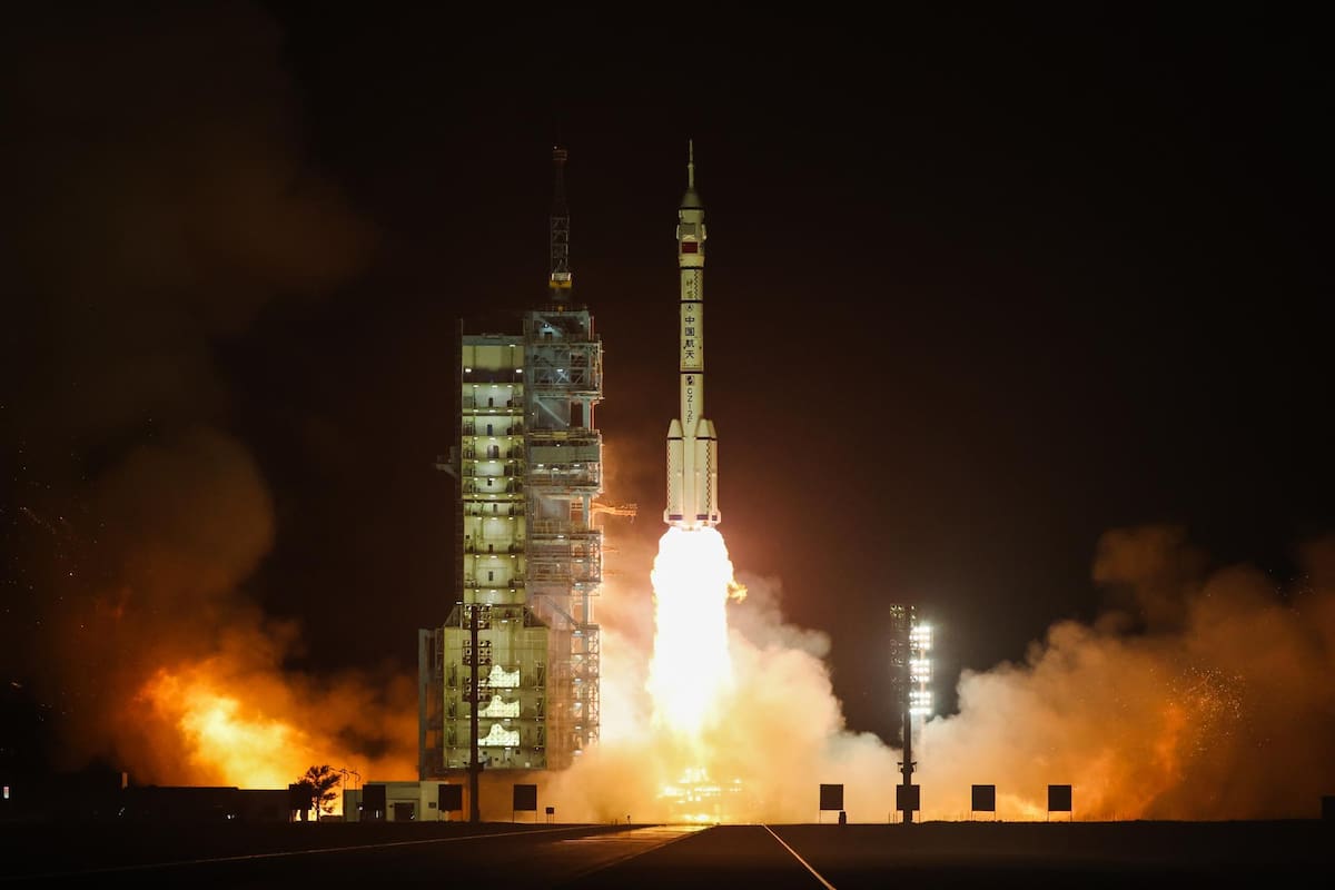 Misión china Shenzhou-18 logra despegue con éxito a la estación espacial Tiangong