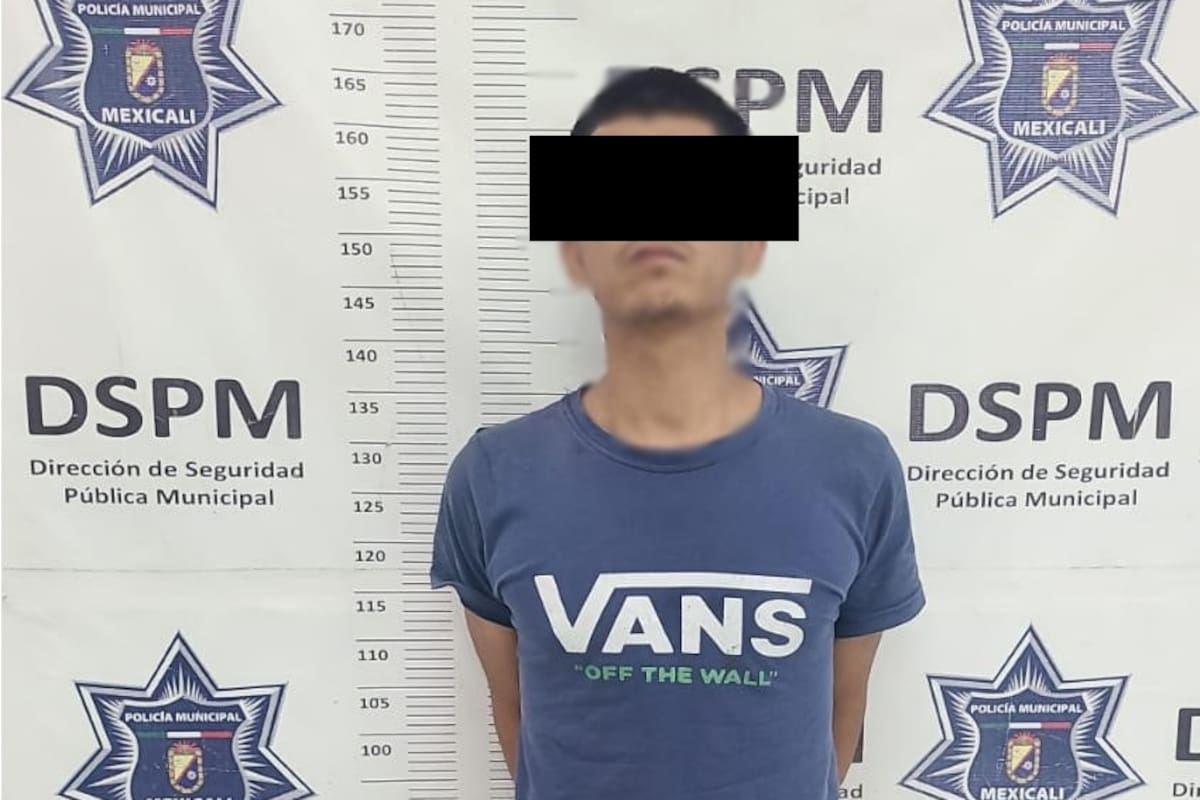 Cae sujeto con orden de aprehensión por robo de vehículo en Pueblo Nuevo