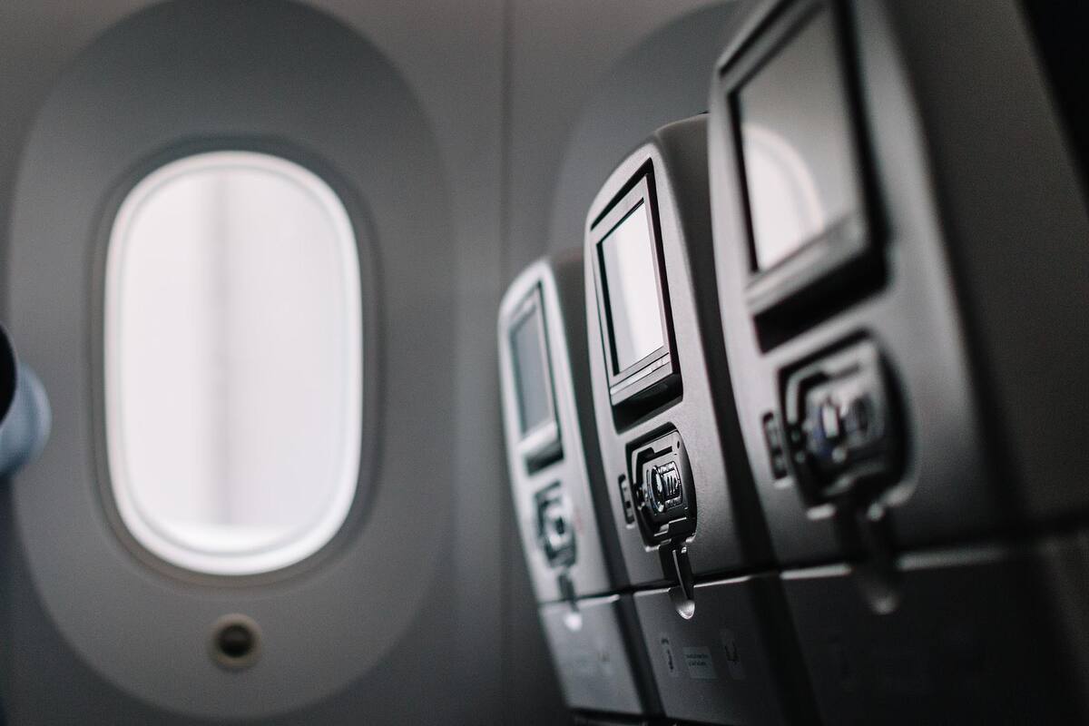 TikTok: Asistente de vuelo revela qué significan los sonidos que se escuchan en los aviones