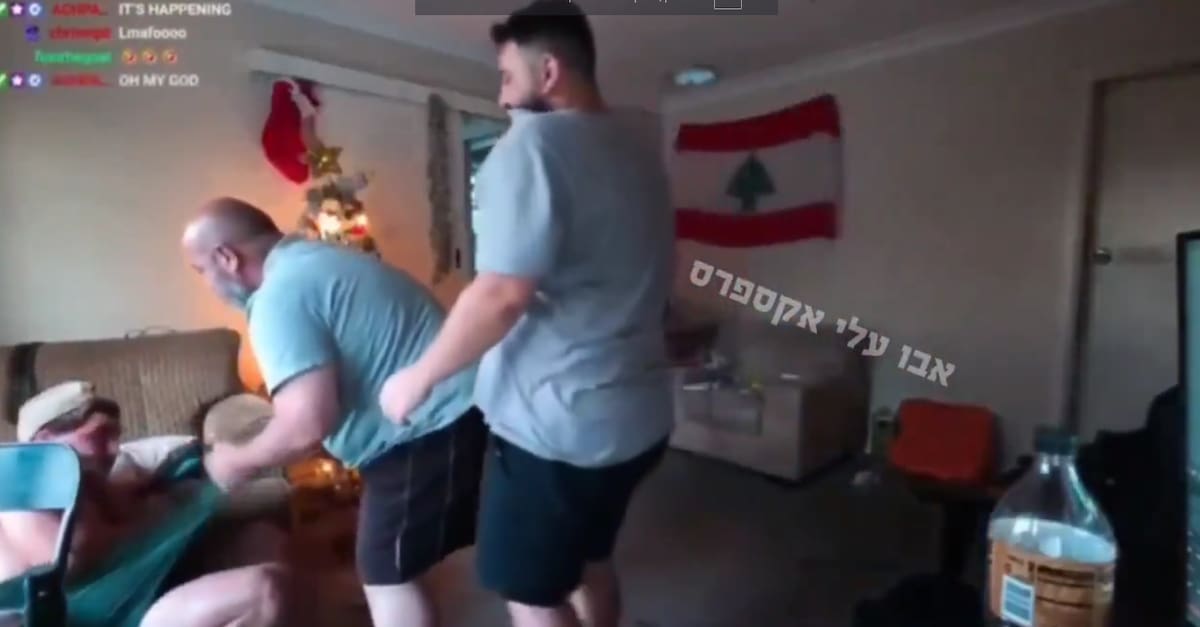 Video viral: padre golpea a streamer en directo al verlo con un vestido. Foto: Captura de pantalla