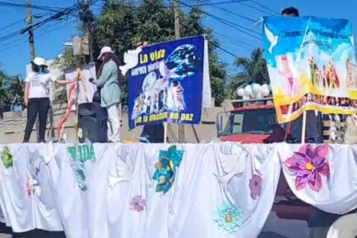 Marchan cientos de católicos por la familia, la vida y la paz en Tijuana