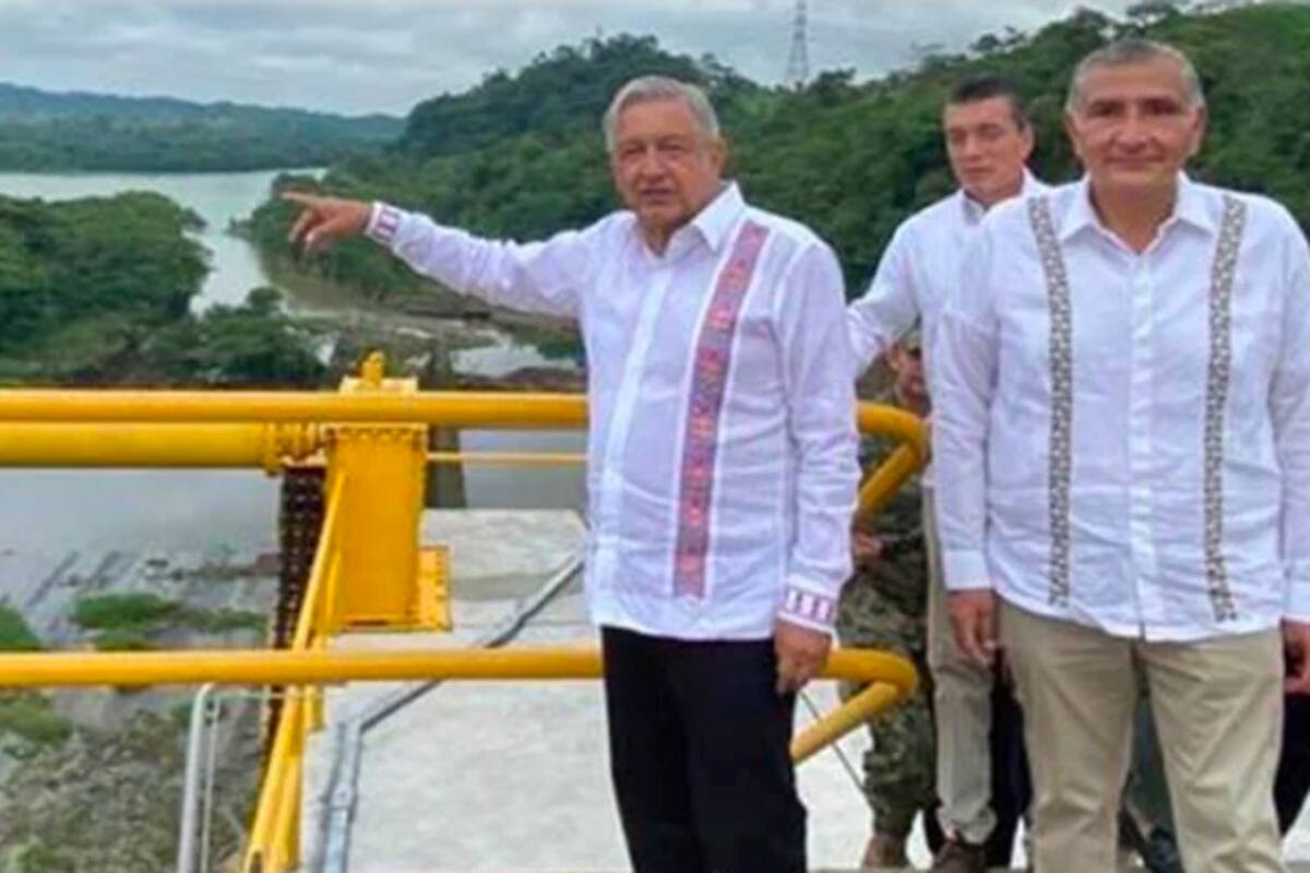 Ante protestas y bloqueos, AMLO pide a sus paisanos no dejarse manipular por "conservadores"