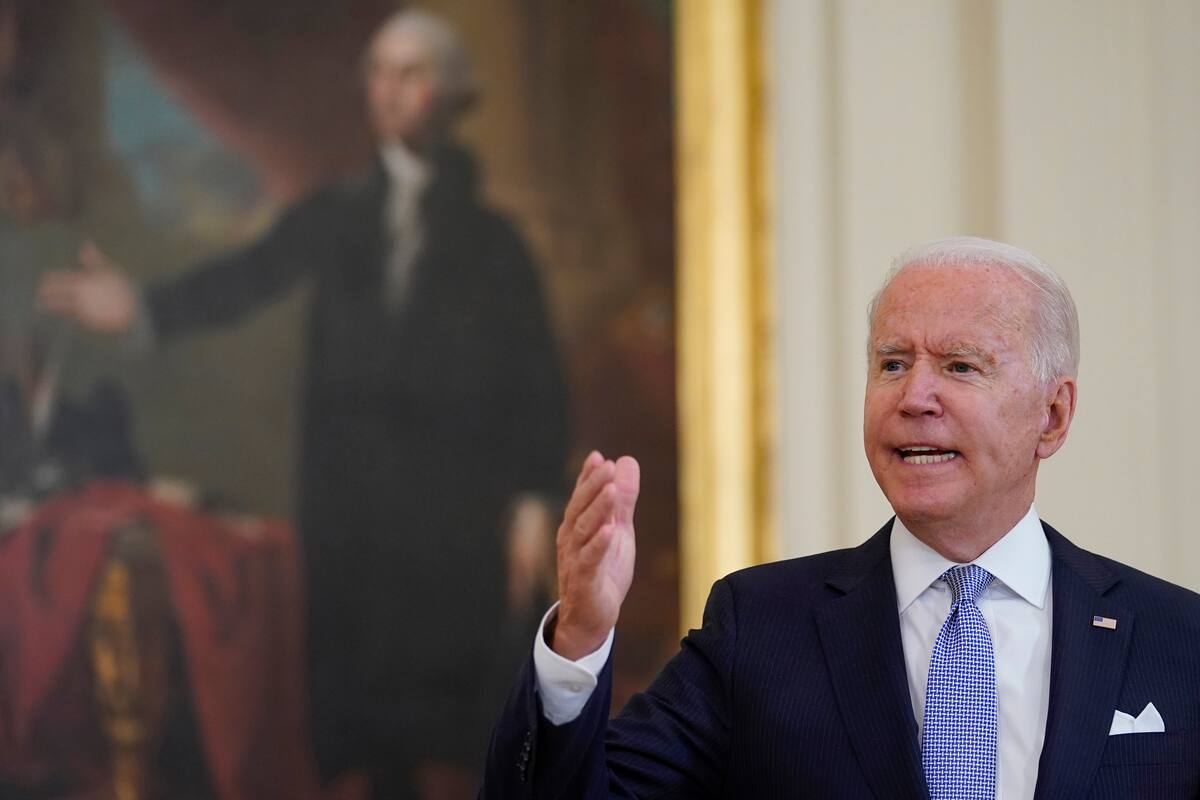 Joe Biden responde bruscamente a reportero que lo cuestionó sobre volver a usar mascarillas