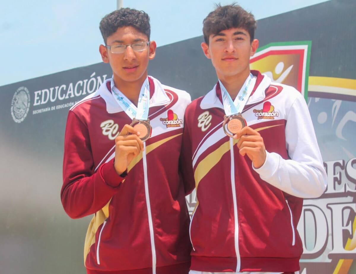 Los jóvenes bajacalifornianos también lograron la medalla de plata en el volibol de sala.