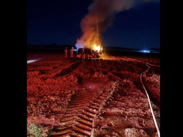 Arde tractor en campo agrícola al sur de Yuma