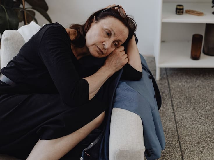 Las frases más comunes que definen a una persona infeliz, según la psicología