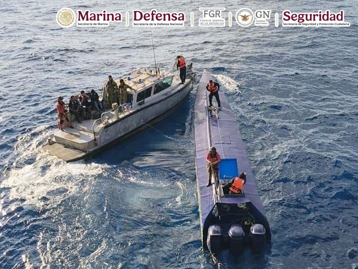 Narcosubmarino es asegurado en Manzanillo: La embarcación transportaba 179 bultos con un peso total de más de 5 toneladas; hay 3 detenidos