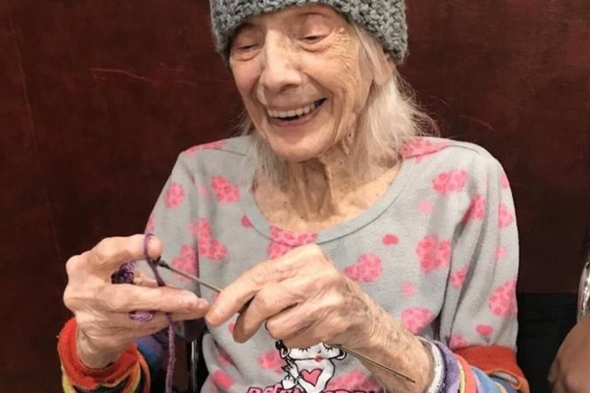 Abuelita de 102 años vence dos veces al Covid-19 y al cáncer