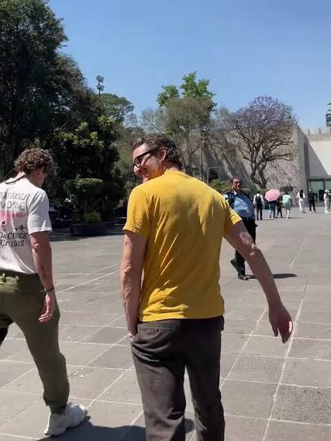 El actor chileno fue visto junto a Rafael Olarra de paseo por el Museo Nacional de Antropología en Ciudad de México. Foto: Cortesía