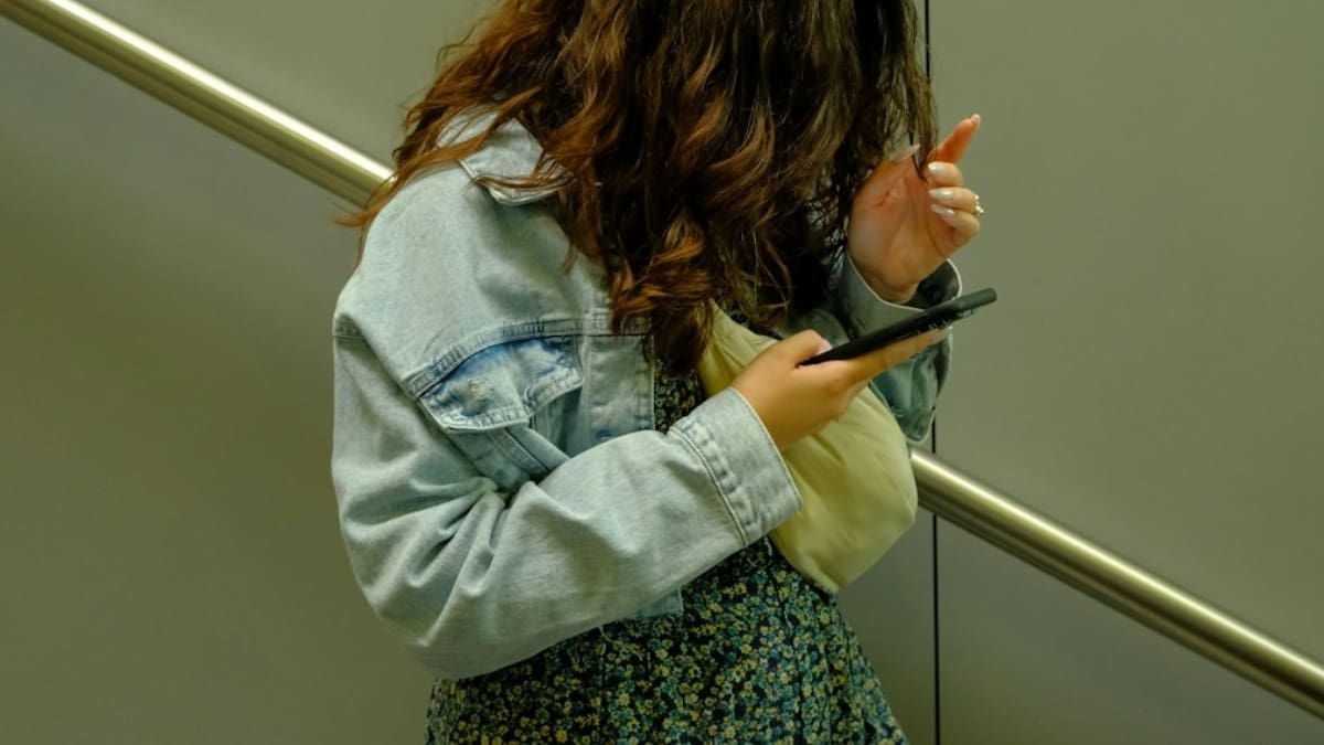 El suicidio infantil aumentó 37% en México y las pantallas son parte del problema, según especialista