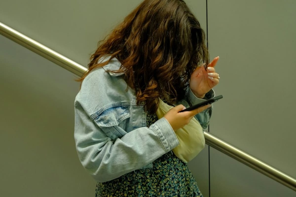 El suicidio infantil aumentó 37% en México y las pantallas son parte del problema, según especialista