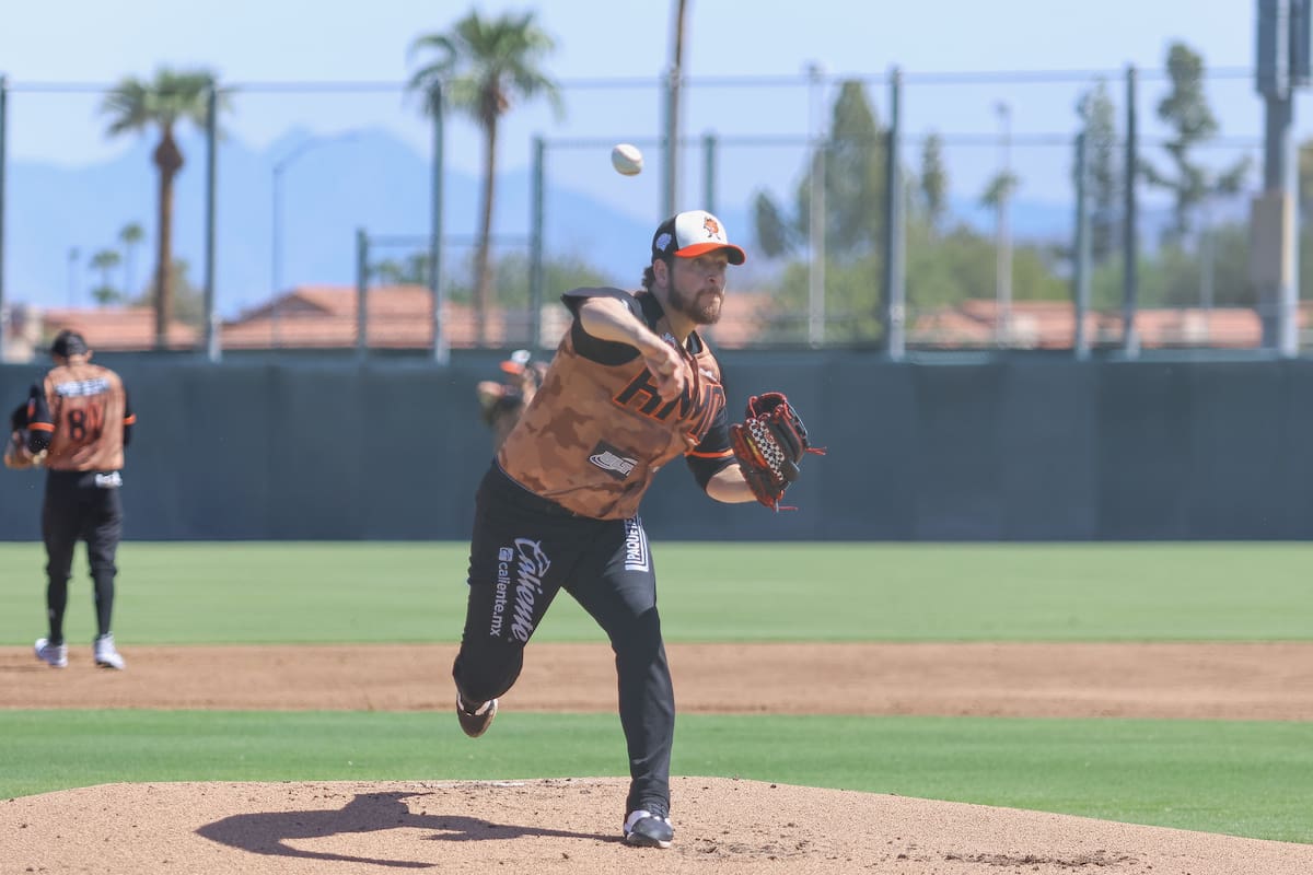 Wilmer Ríos abrió el juego por Naranjeros y lanzó dos innings en blanco ante los prospectos de los Athletics. (Foto: Cortesía Naranjeros)