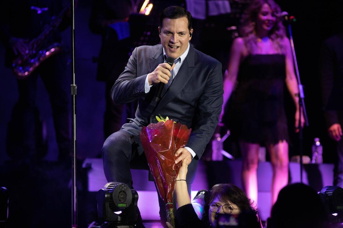 Daniel Boaventura derrocha encanto y seducción en su show