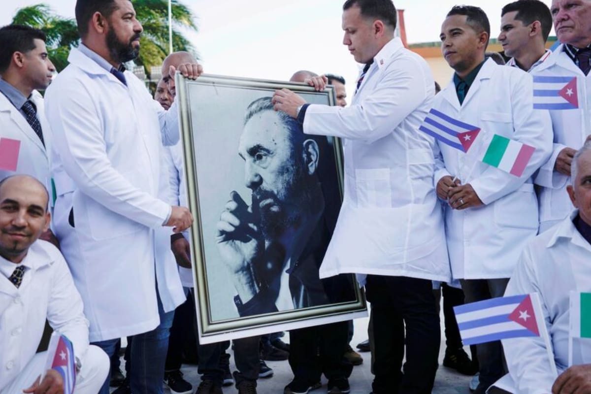 Más de 3 mil médicos cubanos han salvado a más de 700 mil pacientes en México con 7.5 millones de consultas y 114 mil cirugías, mientras Washington presiona a países para cancelar estos acuerdos sanitarios
