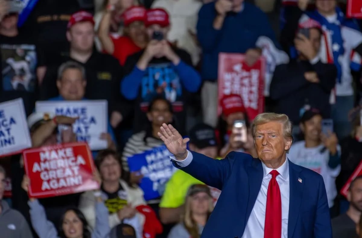 Donald J. Trump en un mitin de campaña en Allentown, Pensilvania (EE.UU.), el 29 de octubre de 2024. / EFE-EPA-David Muse