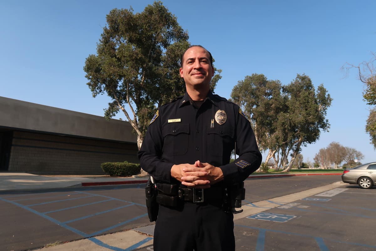Busca inspirar a otros latinos a ser policías