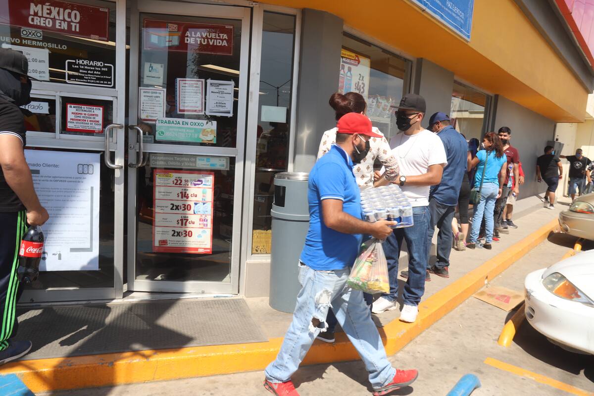 Aseguran empleados que los amenazan por falta de cerveza