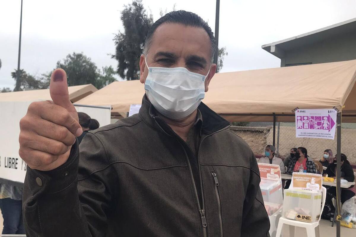 Vota candidato independiente Fernando Serrano en Rosarito
