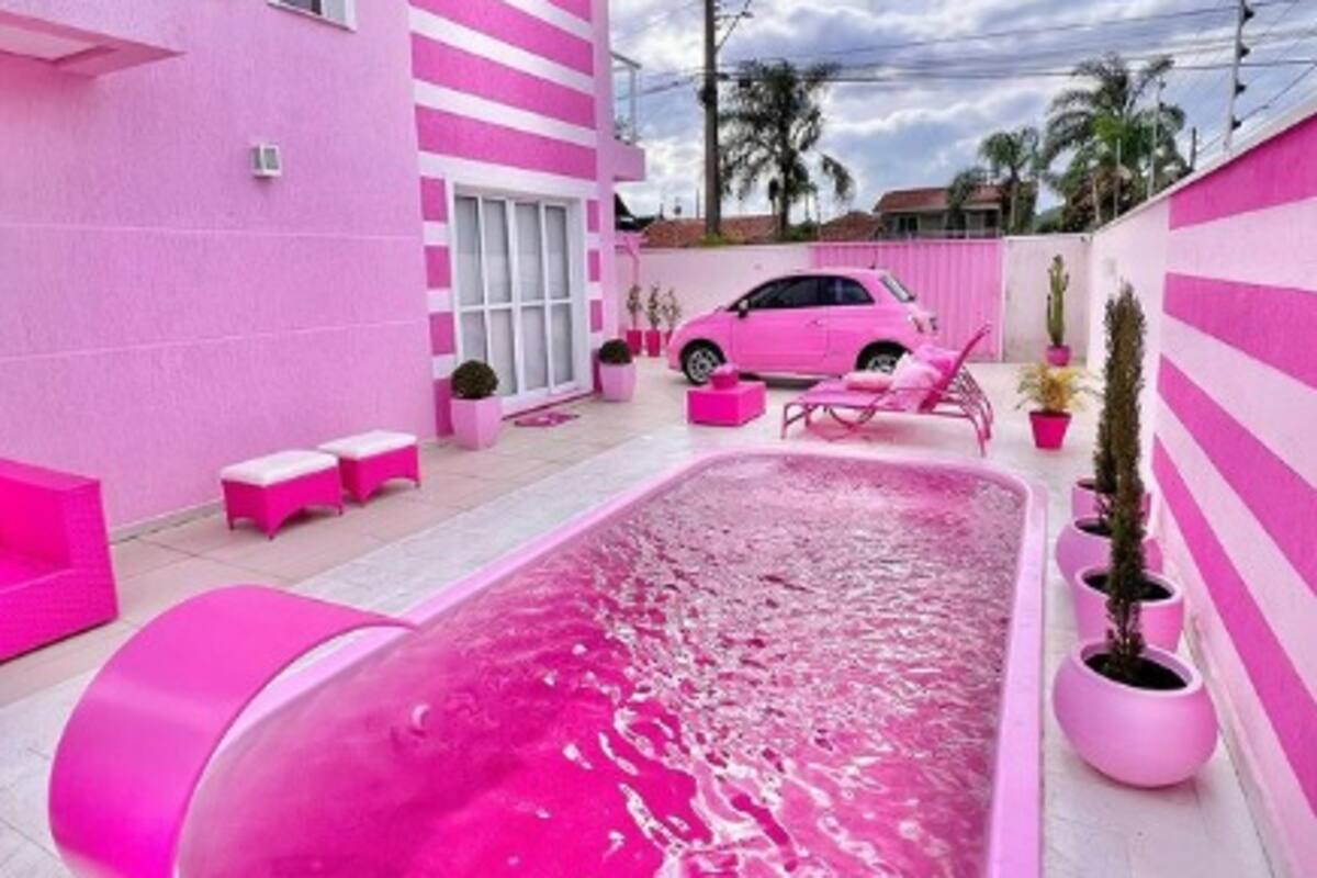 Influencer pinta toda su casa al estilo Barbie